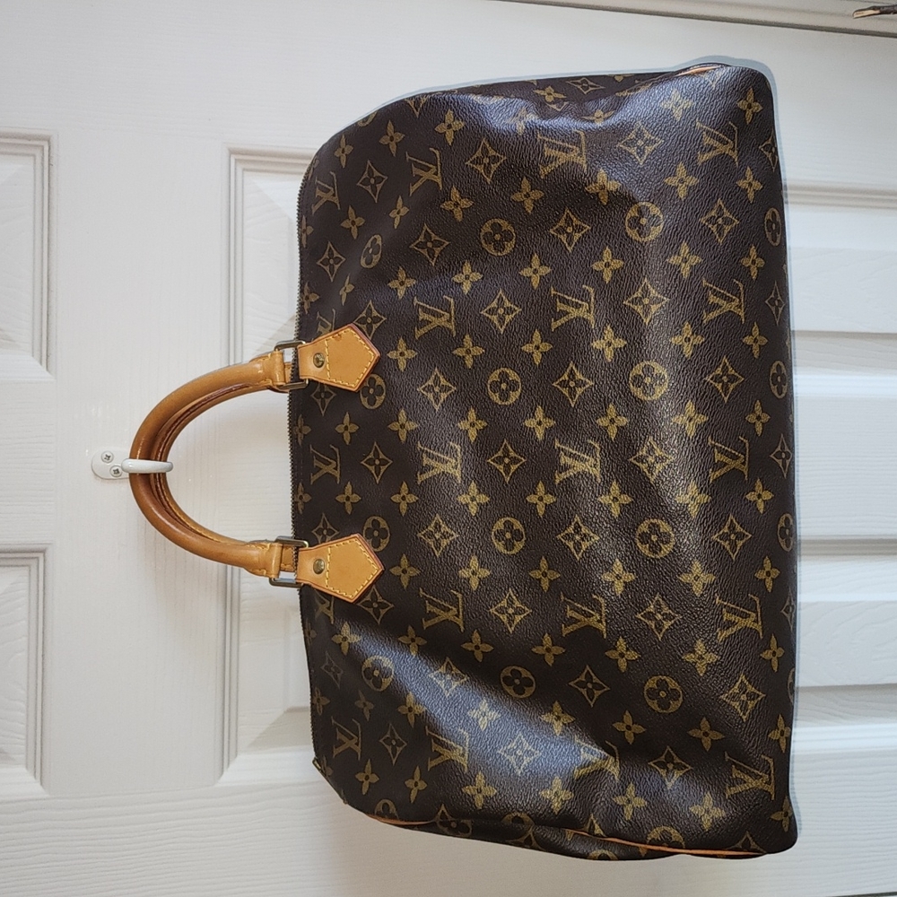 Louis Vuitton Speedy 40